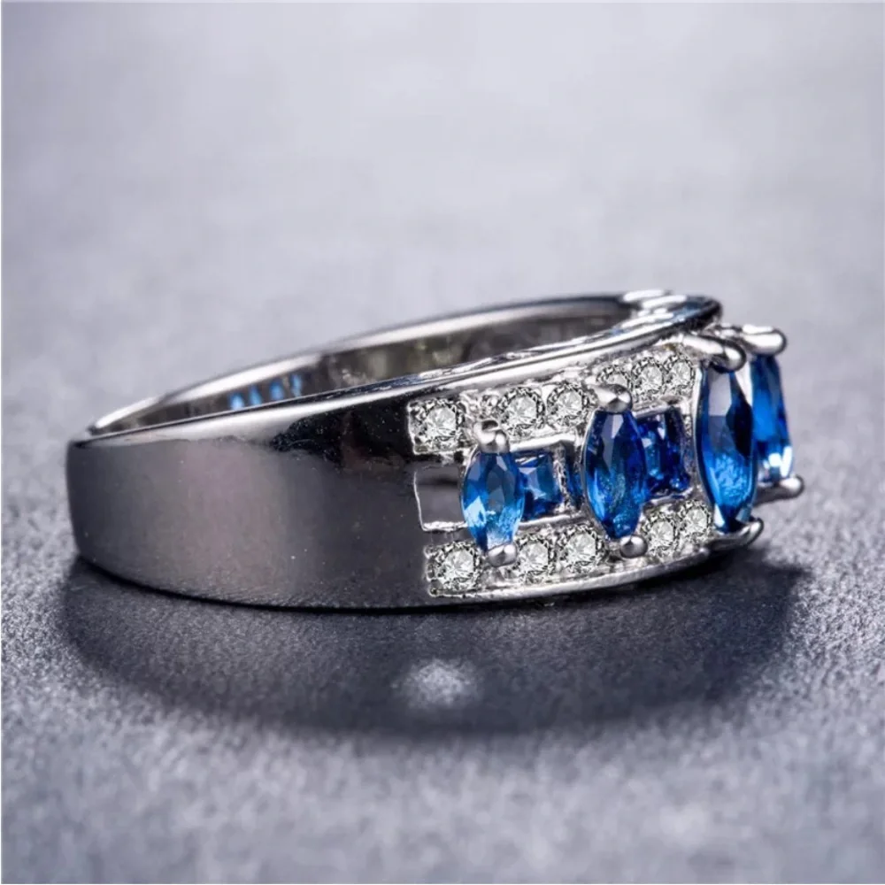 Gorgeous New Sterling Silver Sapphire Ring